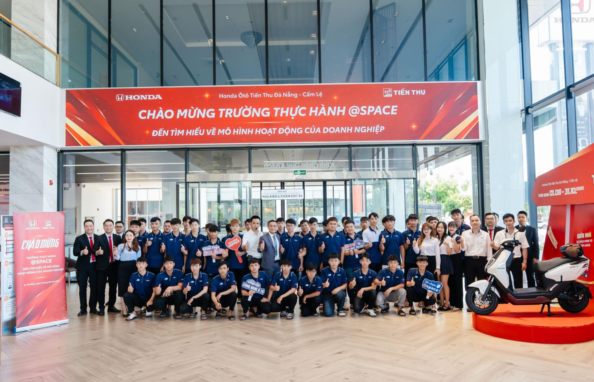 CHÀO ĐÓN ĐOÀN TÂN SINH VIÊN TRƯỜNG THỰC HÀNH aSPACE ĐẾN THAM QUAN