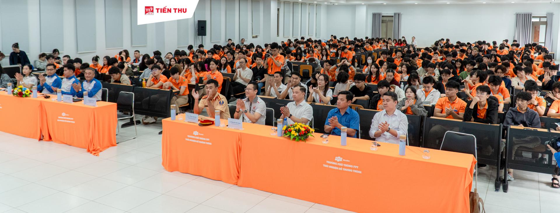 Tiến Thu Kết Hợp Honda Việt Nam Tổ Chức Khóa Đào Tạo Kỹ Năng Lái Xe Gắn Máy An Toàn Dành Cho Học Sinh